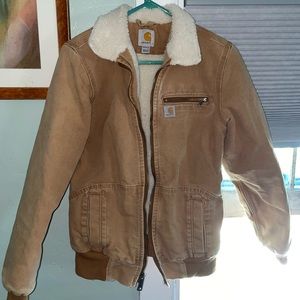 Carhartt lined jacket. Worn a few times and in perfect condition. Size XS.